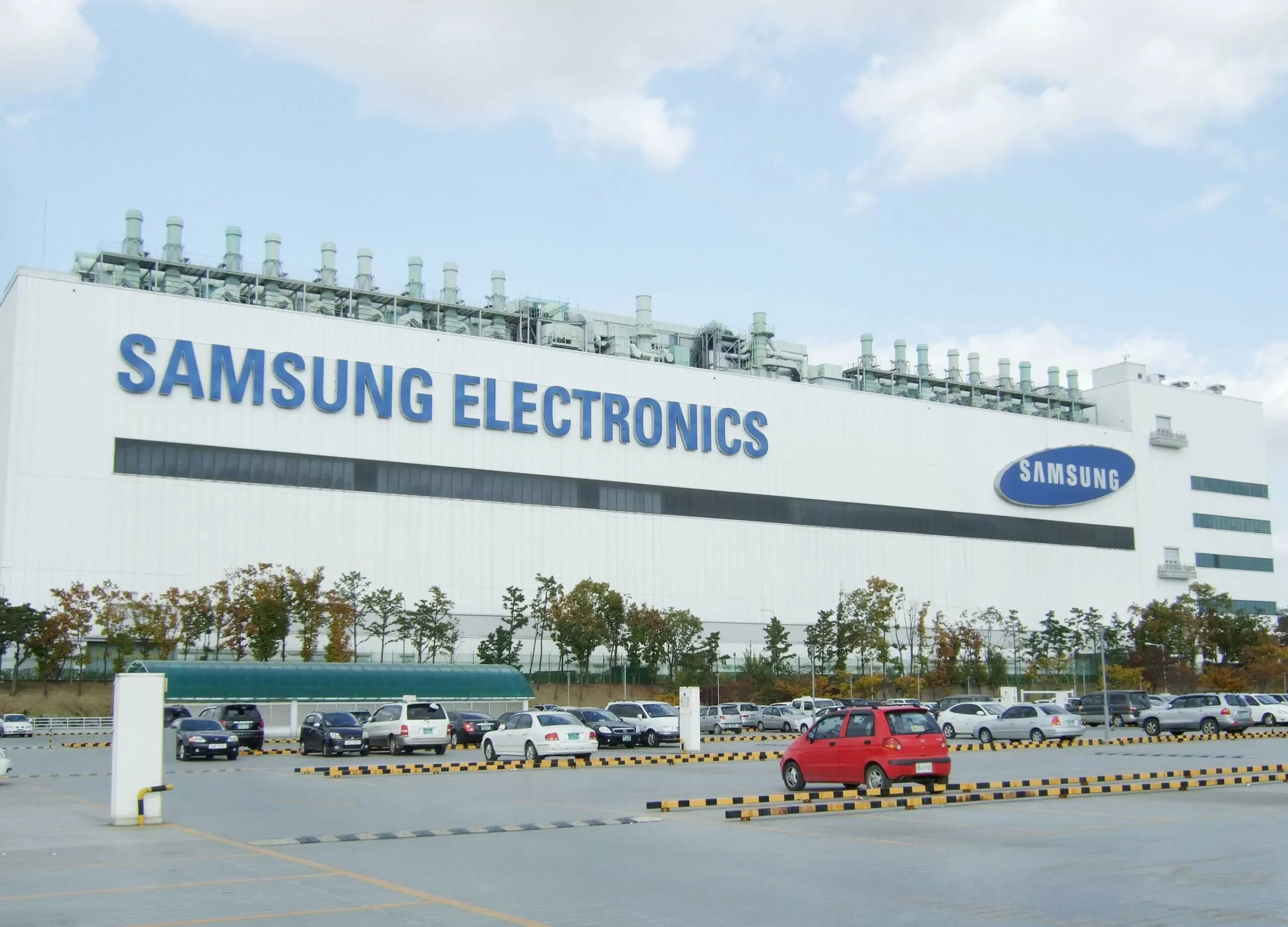 Samsung Electronics union declares workers will go on strike indefinitely